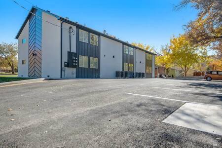 Вилла Near Downtown Stylish 2Br With Amazing Patio - 6 Моаб Экстерьер фото